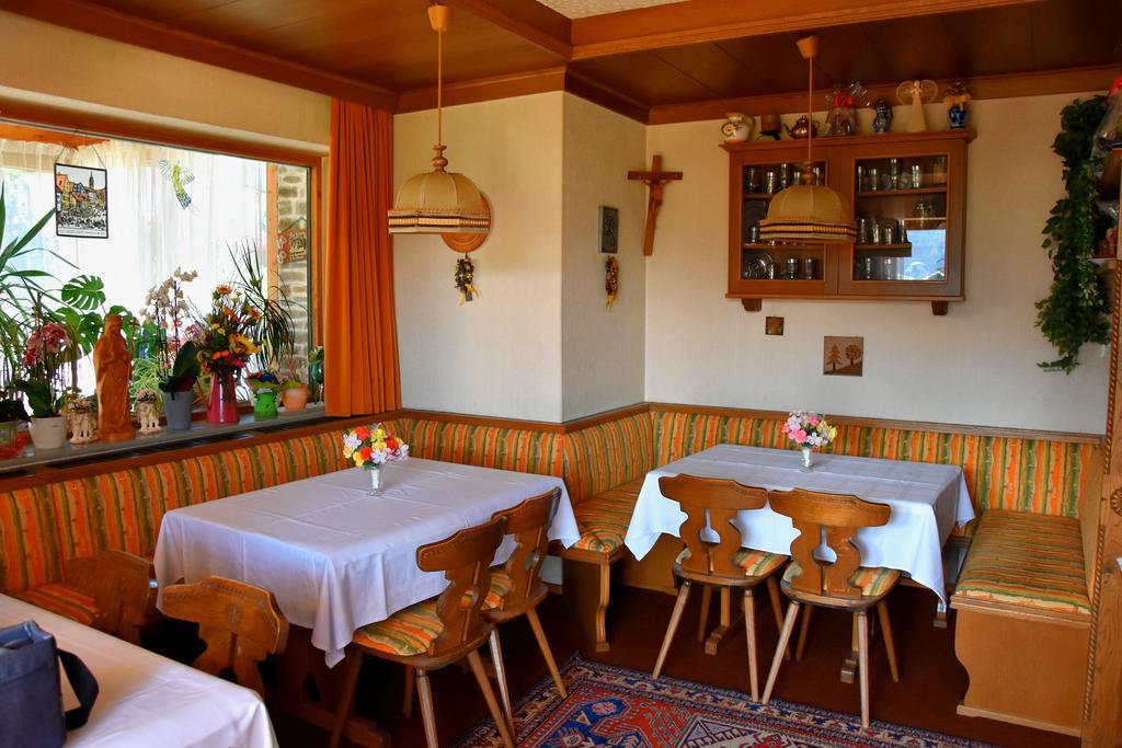 Guest house Privatzimmer Lasshofer