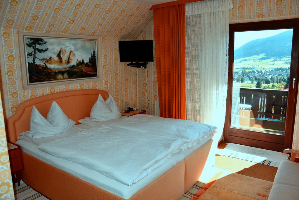 Guest house Privatzimmer Lasshofer 3*
